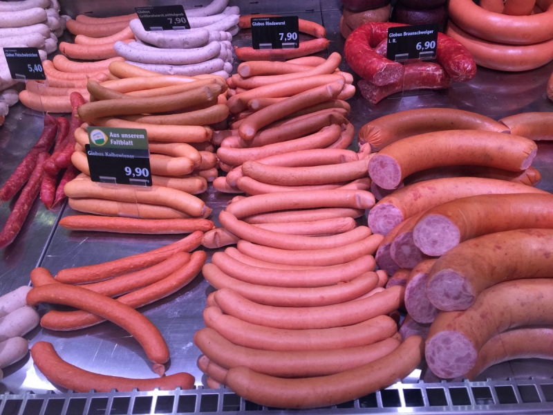 charcuterie-CARROS-min_sausages_meat_butchery-1069321